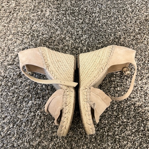 MARC FISHER NUDE ESPADRILLES - Picture 7 of 7